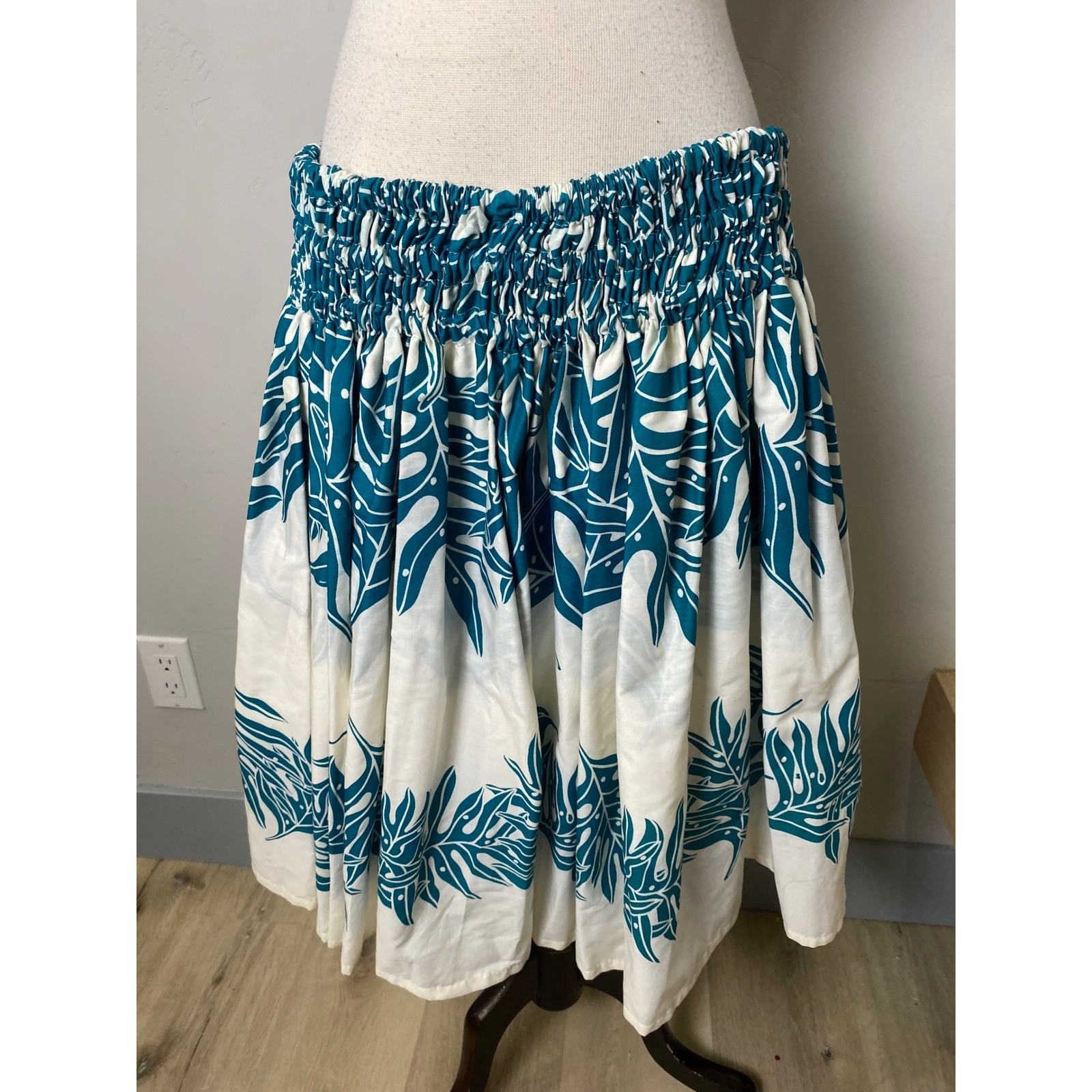Vintage Hawaiian Pa’u Hula Skirt Teal White Tropical Leaf Print Luau Dance Skirt
