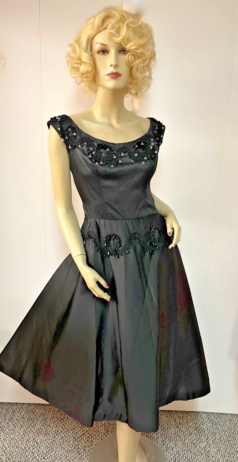 Vintage 1950s Beaded Bridal Weight Satin Crinoline Cocktail Party Dress Bust 34