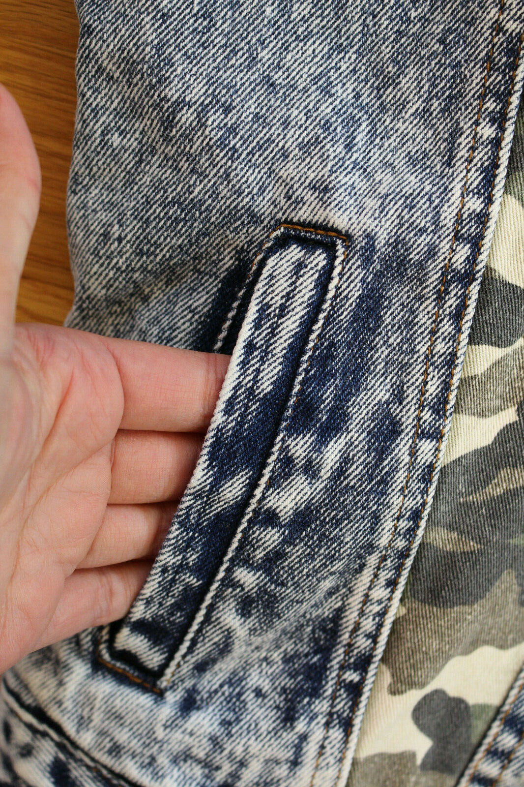 NAVIE WOMENS 80’S 90’s VINTAGE ACID/ STONEWASH CAMOUFLAGE DENIM JACKET SIZE L