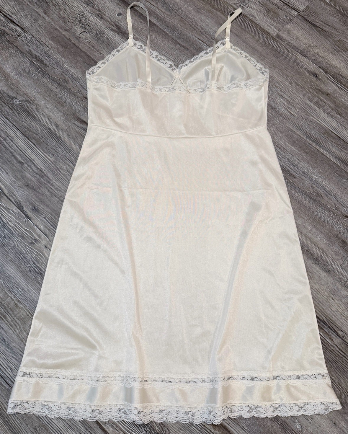 VTG 80’s USA Made Ivory Lace Trimmed Satin 100% Nylon Tricot Antron III Slip 38