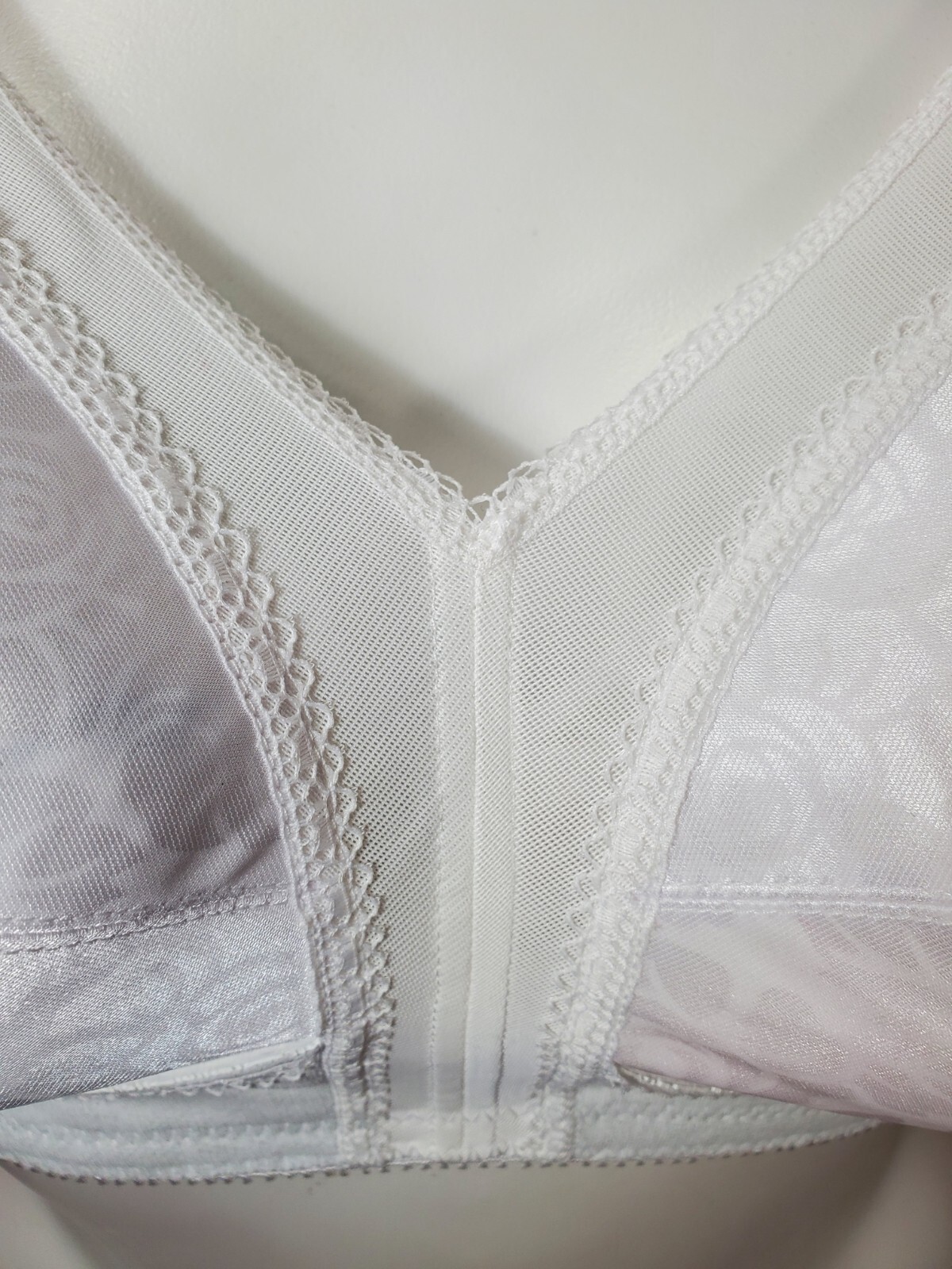 Playtex Silky Satin Bra Women’s Size 38D White Lace Sexy Sissy Pin-up Y2K