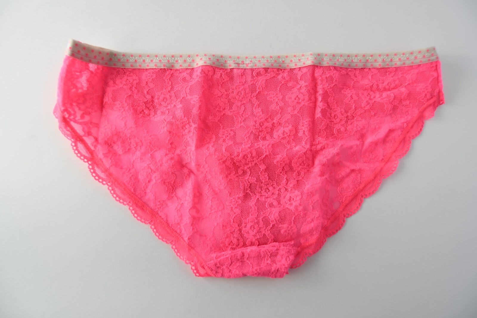 2 VTG Victoria’s Secret 2014-2015 Signature Lace Thong & Bikini Panty Lot SMALL