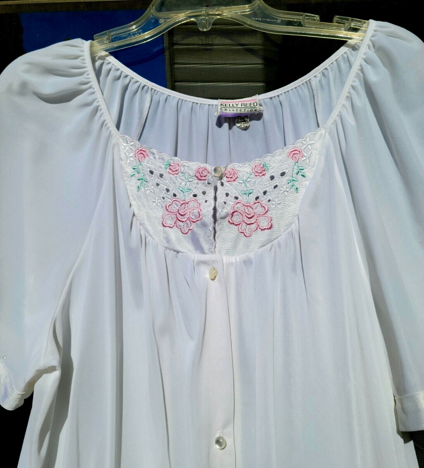 VTG Kelly Reed Robe Gown Size L Short Sleeves Nylon Embroidery Coastal Soft Girl