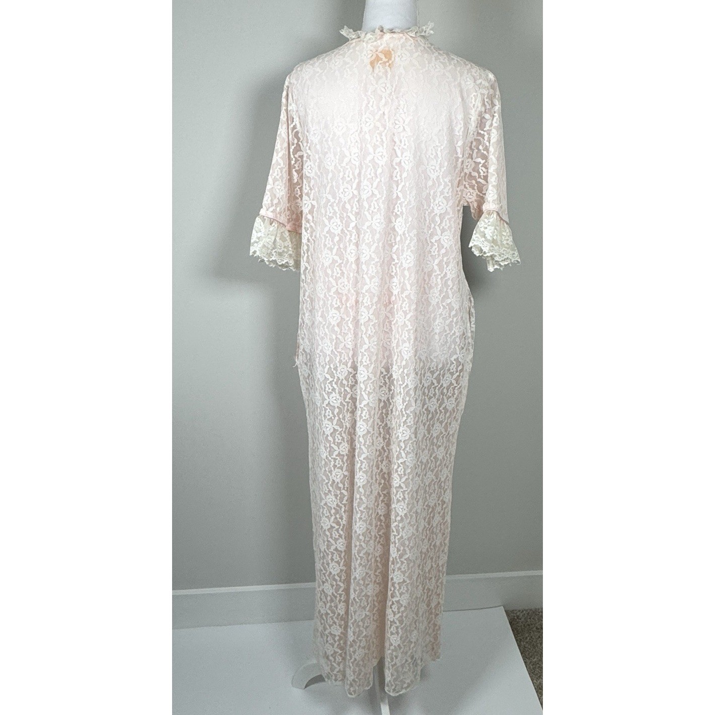 Vintage Pink Lace Maxi Robe Sheer Overlay Pockets Tie Waist Romantic M READ