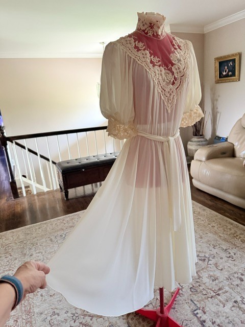 Vtg Victorian Renaissance Ivory Lace Prairie Wedding Dress Boho Sz 8 High Neck
