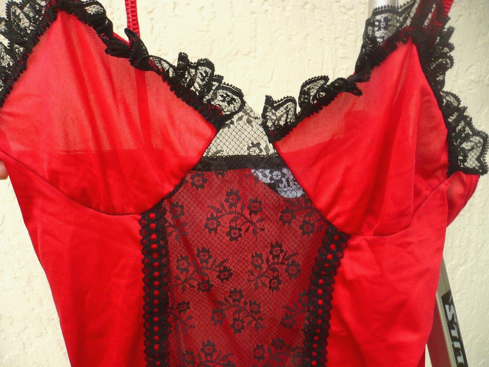 VTG BLISS NEW YORK USA RED NIGHTIE BLACK LACE SHEER FRONT S M NEGLIGEE LINGERIE