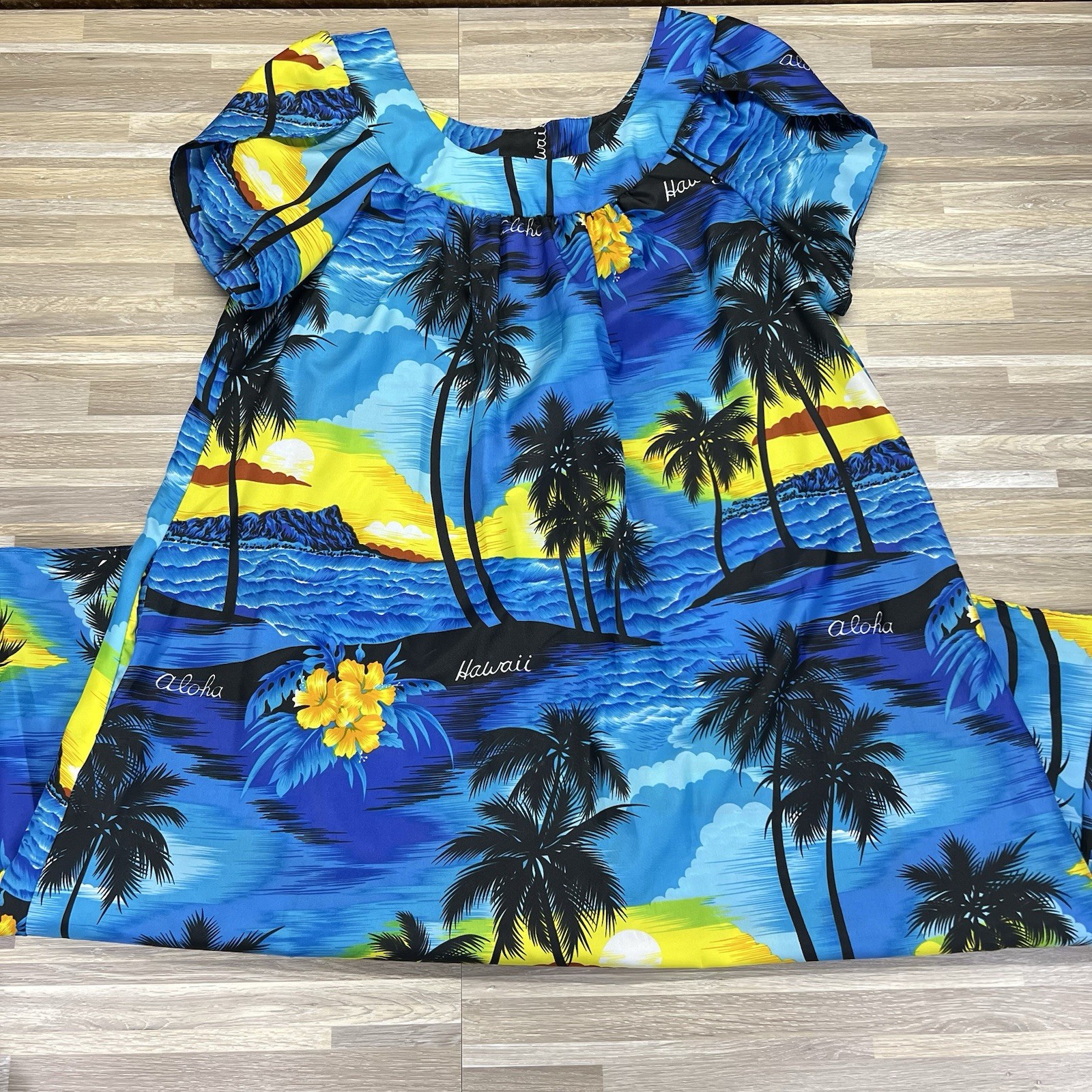 Vintage Royal Creations Made In Hawaii Dress Size Medium – M203