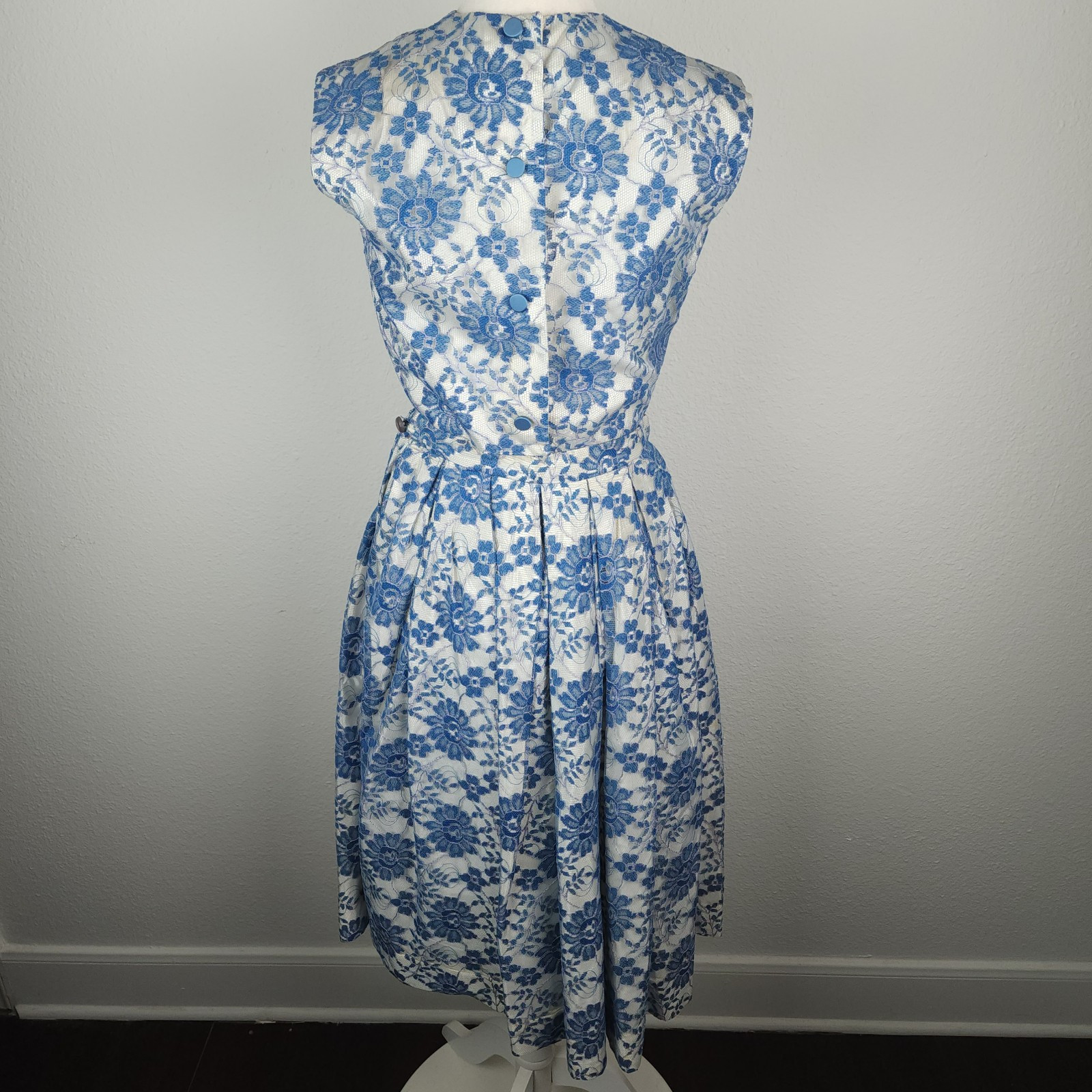 Vintage 1960s Blue White Lace Dress Set Lois Casper Pleated Skirt Button Back XS