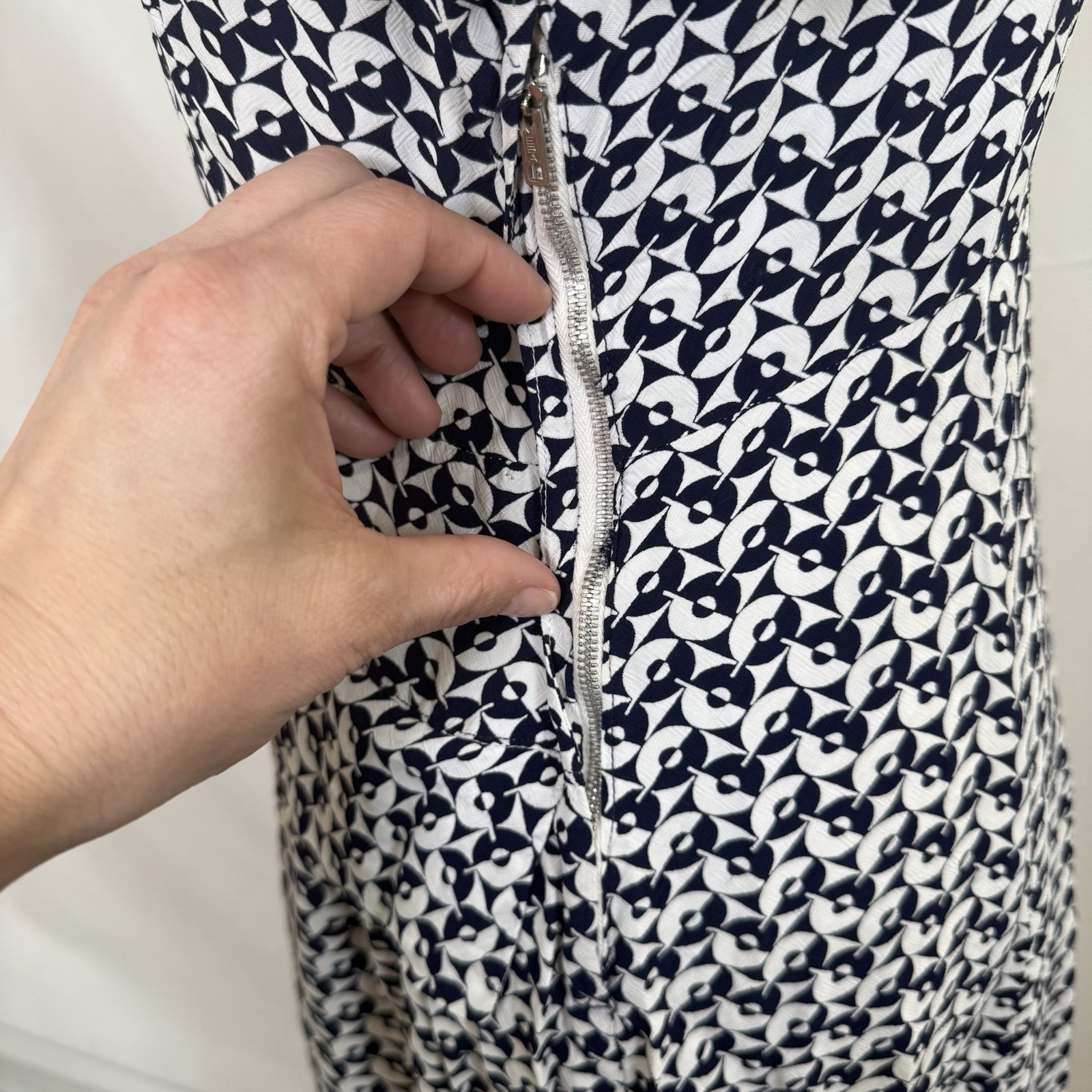 Vintage 70’s Womens Midi Dress Geometric Print Navy & White V-Neck *READ