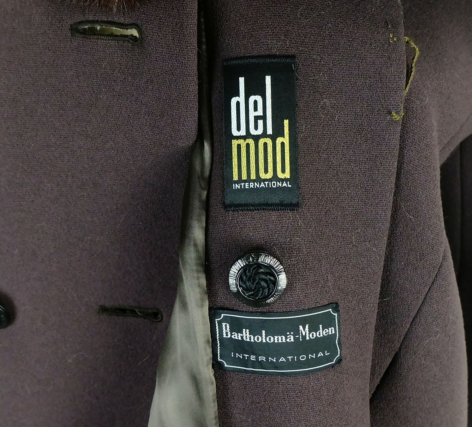 1960s COAT Del Mod International Brown Wool Fabric Mink Collar Size 38