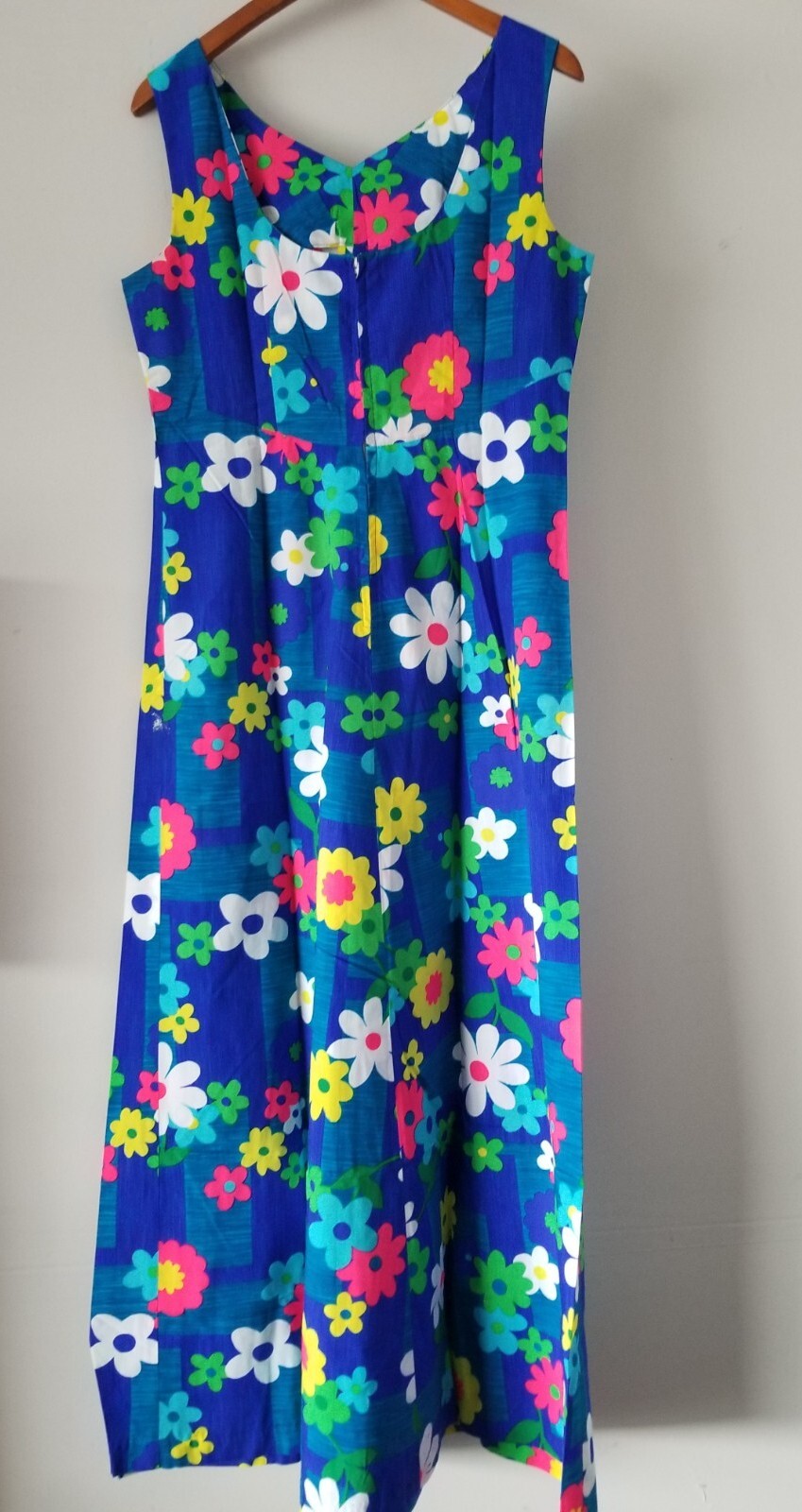 VINTAGE! Made in Hawaii Colorful FLORAL DRESS *See Pics for Measurements*