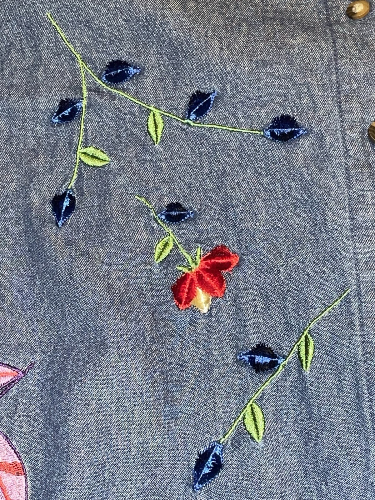 Vintage Bobbie Brooks Size Medium Blue Chambray Denim Button Up Embroidery