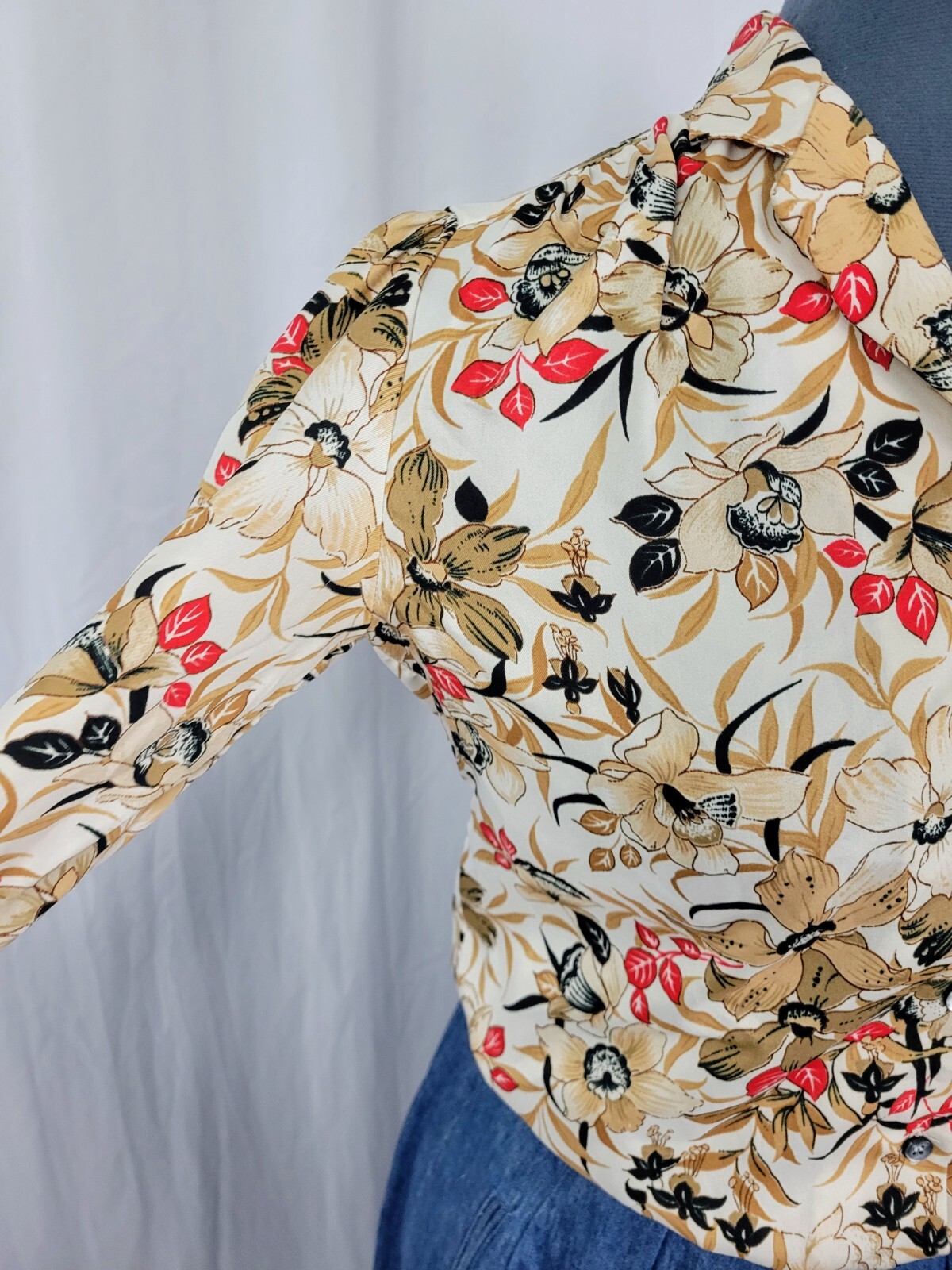 Vintage Levi Strauss Cream Blouse w Tan/Black/Red Florals Size 6
