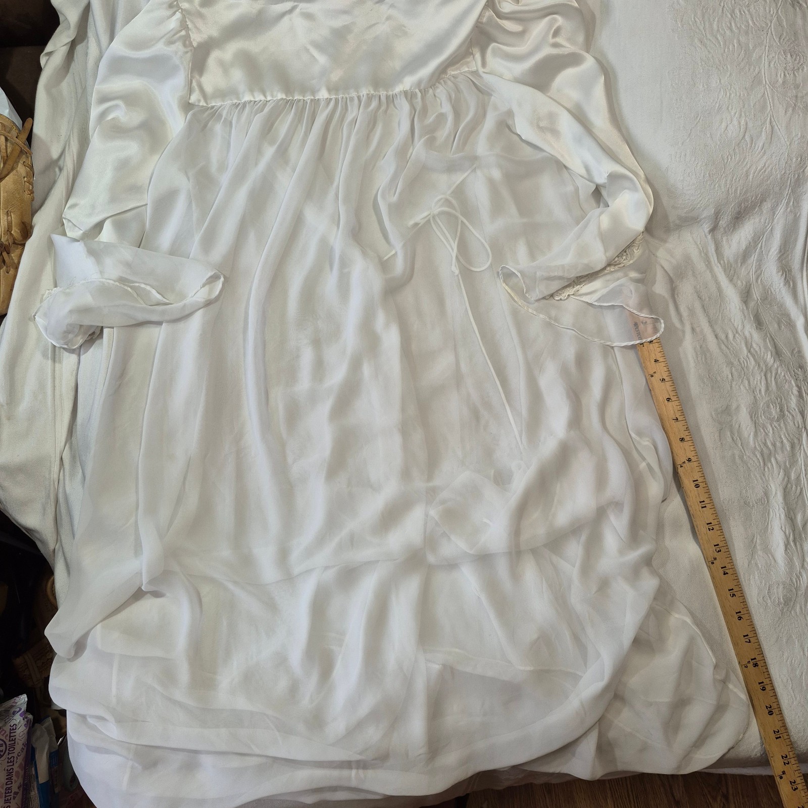 VTG Flora Nikrooz White Silk Chiffon Robe Embroidered Lace Peignoir Bridal L USA