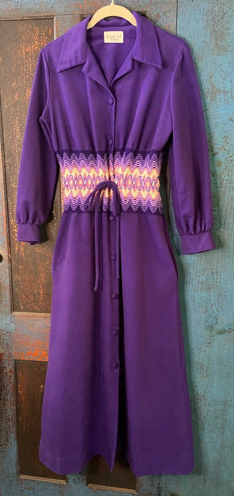 Vintage 1970’s At Home Wear for Van Raalte Button Robe Flame Stitch Boho Hippie