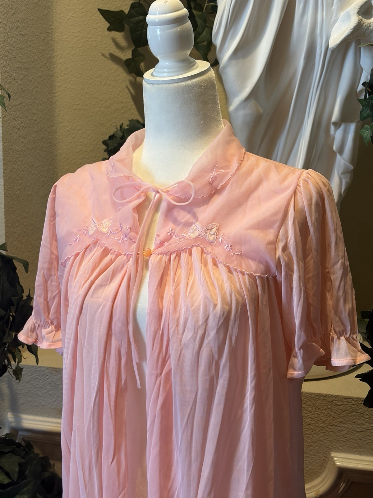 Vintage Grants Isis Robe 1960s Light Pink With Bow Embroidery Size Medium