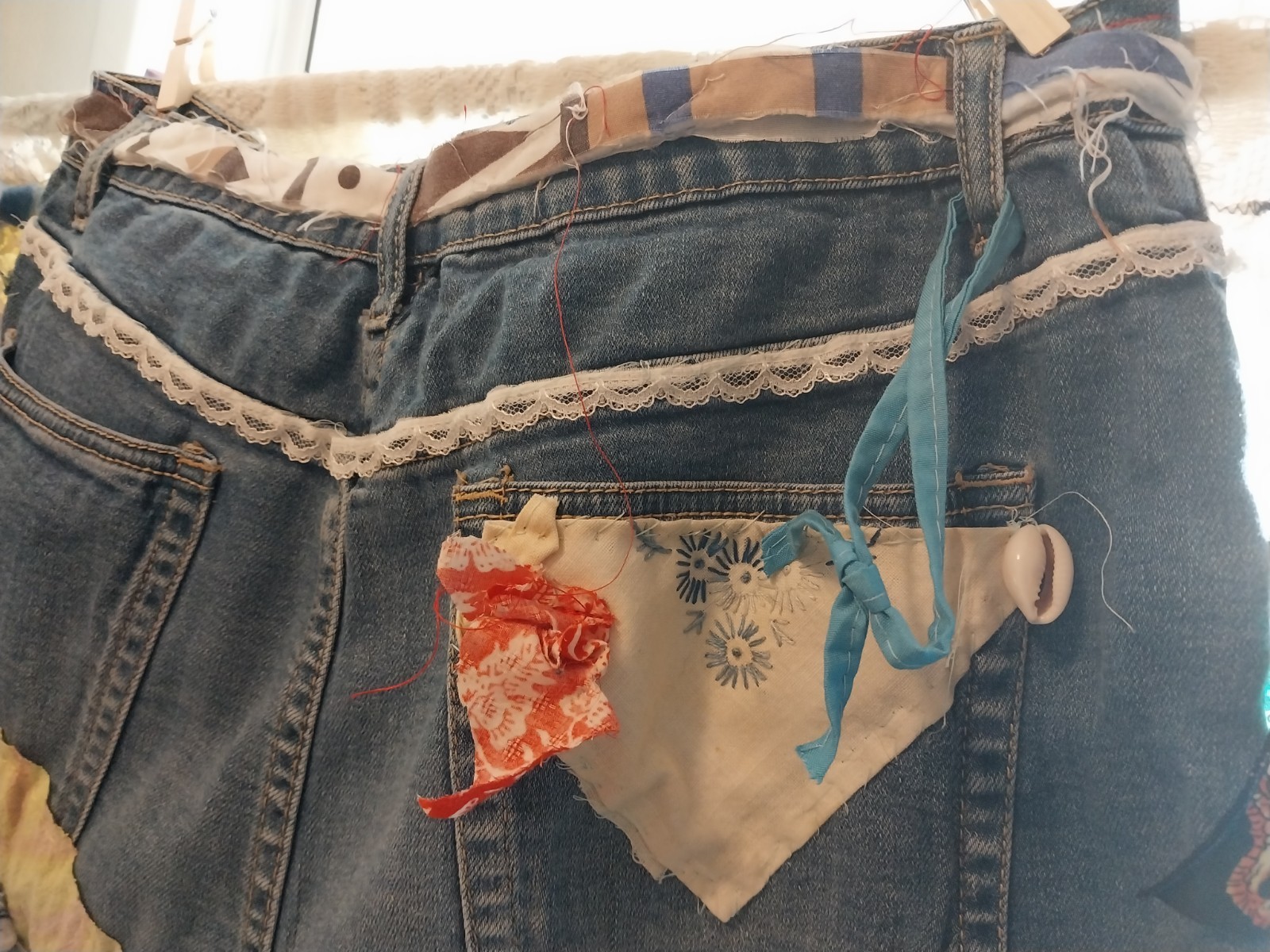 VTG DISTRESSED 812 REDLINE GYPSY EMBRD CROCHET CARE BEAR DENIM HIPPY SHORTS L