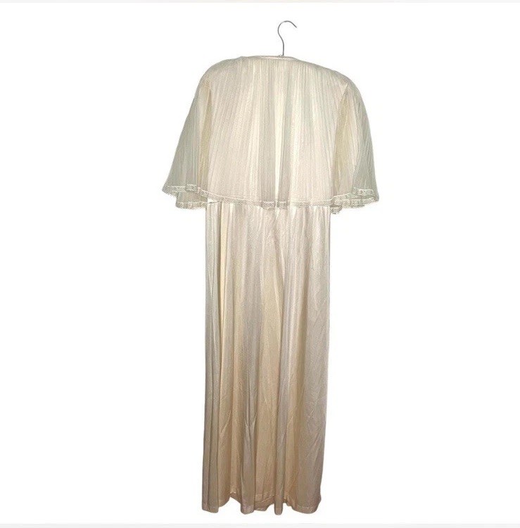 Jolie Two VTG Cream Ivory Wedding Robe Dressing Gown Capelet Nightgown Pleated M