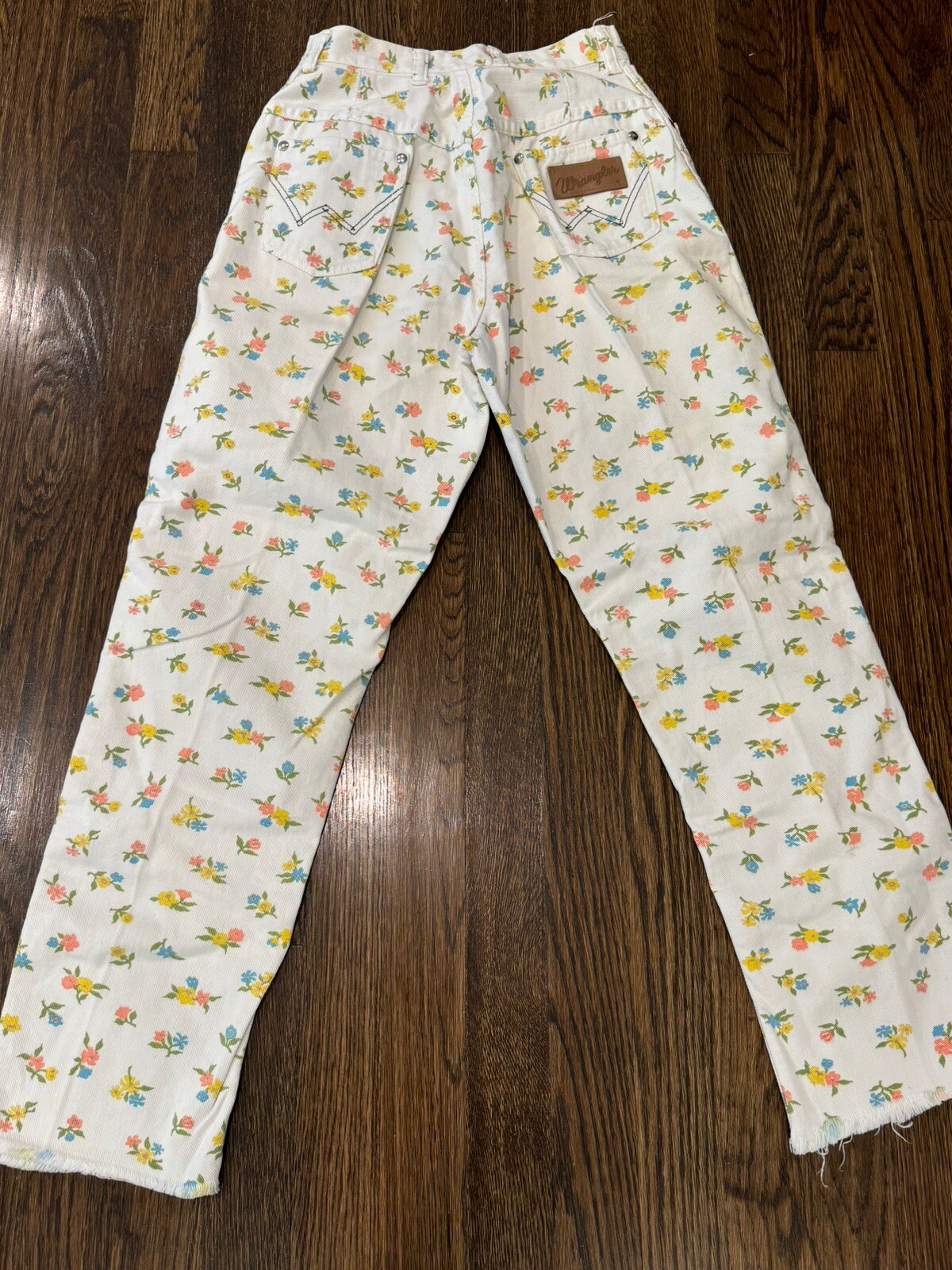Vintage Floral Wrangler Jeans Inseam 25in Size 11/12 Slim – See Measurements