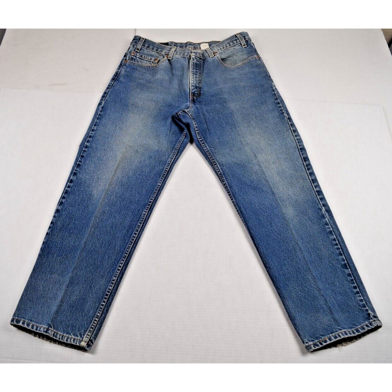 Vintage Levi’s 550 Jeans 36 x 30 Y2K Classic Blue Soft Thigh Fade Made USA 2002
