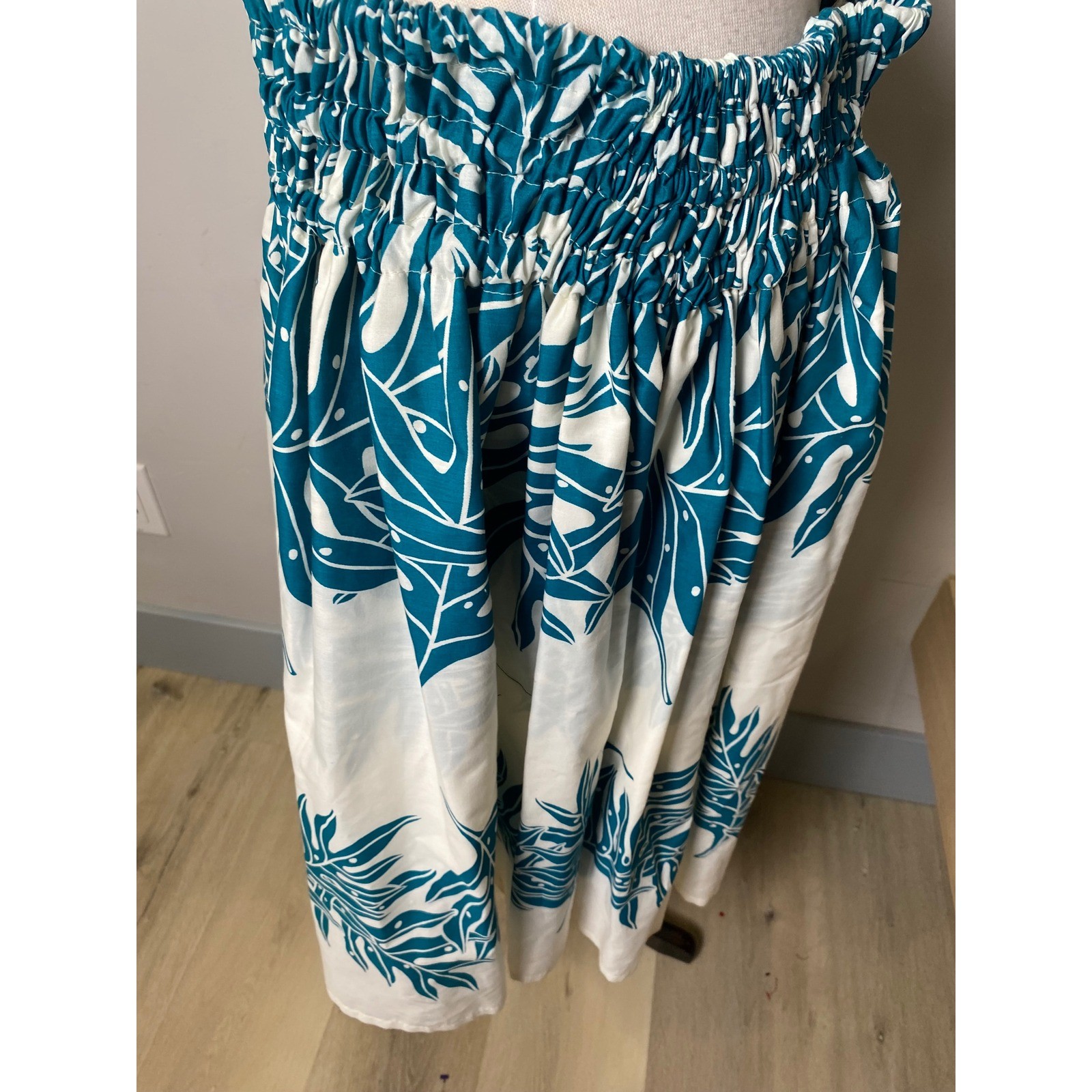 Vintage Hawaiian Pa’u Hula Skirt Teal White Tropical Leaf Print Luau Dance Skirt