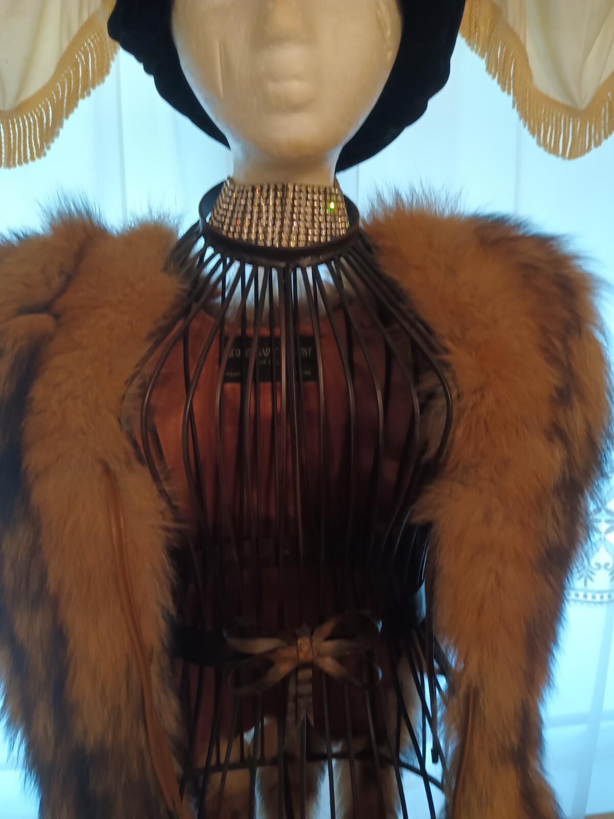 FOX VEST – SIZE SMALL/MEDIUM BY JACQUES SAINT LAURENT FOR F.C.I. PARIS NEW YORK