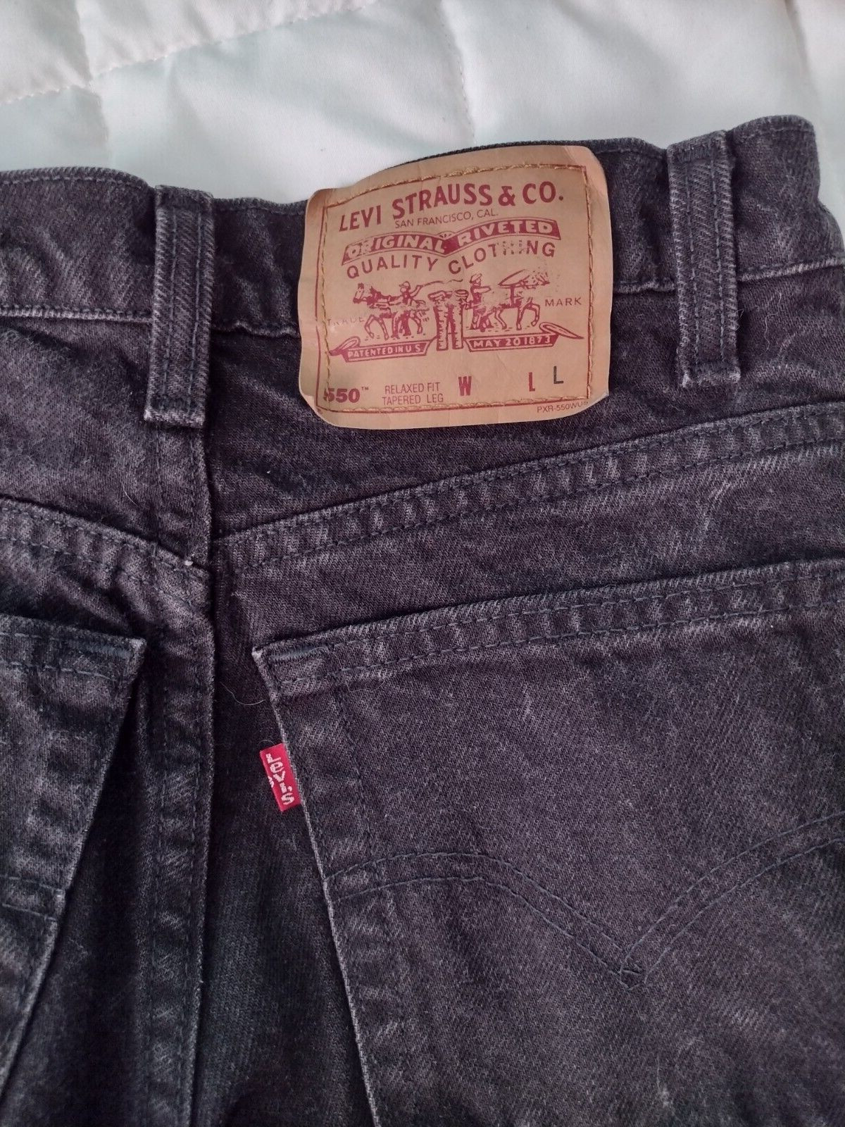 VTG Levis Black 550 Jeans Juniors 9 L Relaxed Fit Tapered Leg Actual 28 x 32