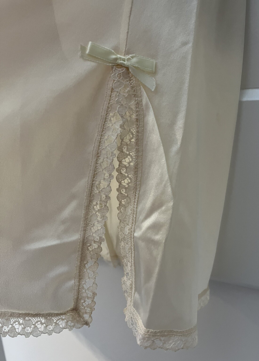 Vintage Ladies Miss Slenderella Cream Color Half Slip Lace Hem 21.5”Long S