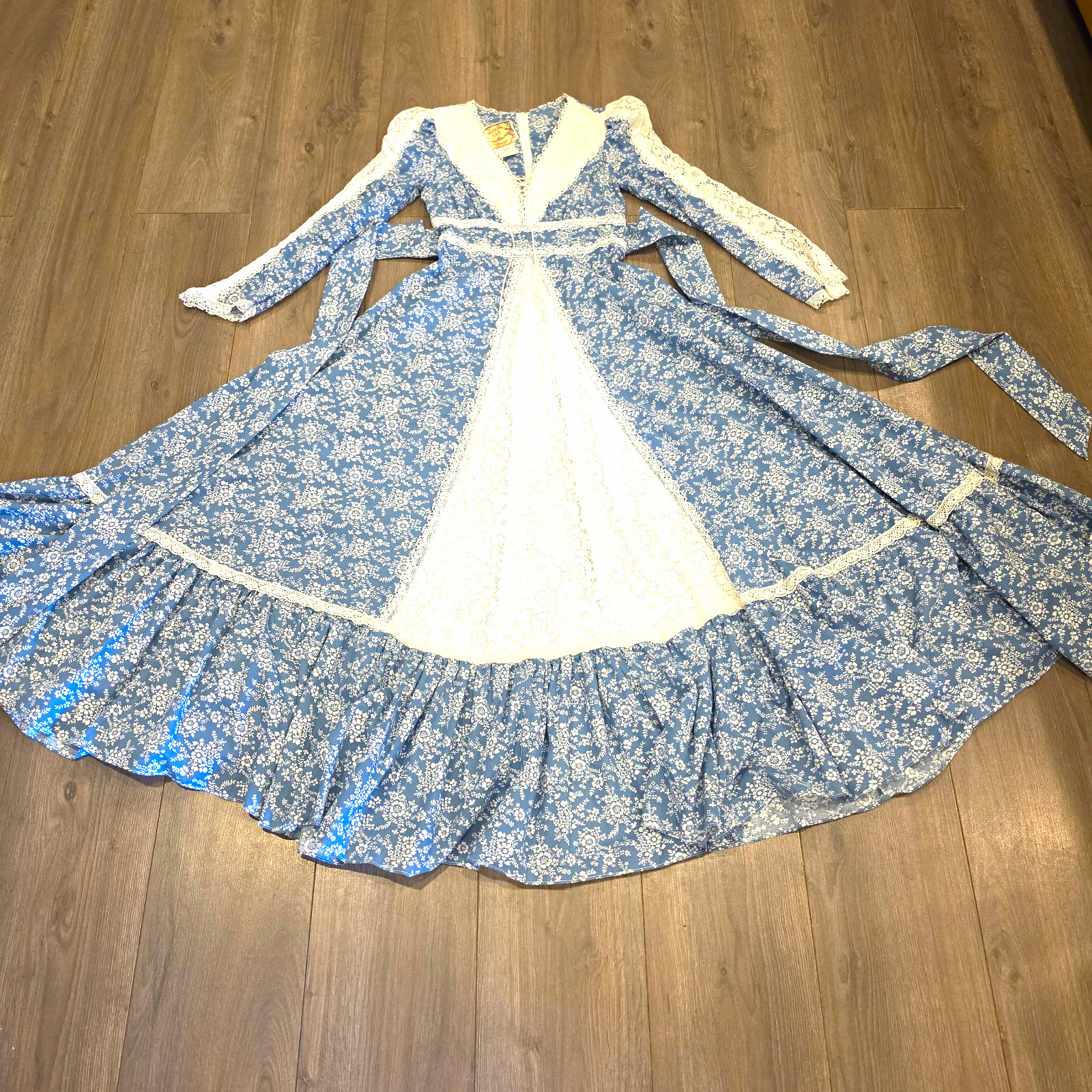GUNNE SAX Blue Floral Prairie Dress