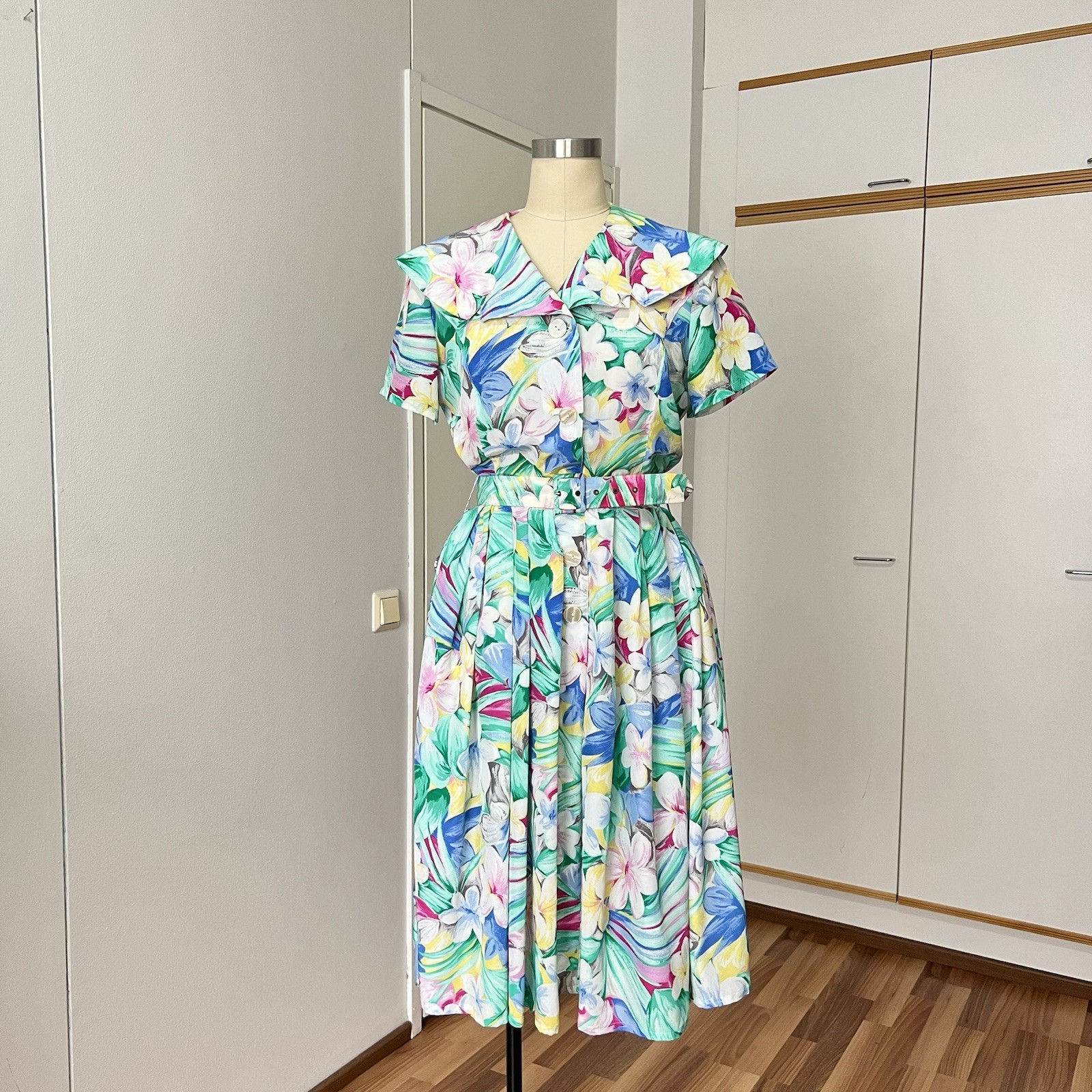 1980s Floral Midi Day Dress French Vintage Button Front Pleated 80s Does 40s