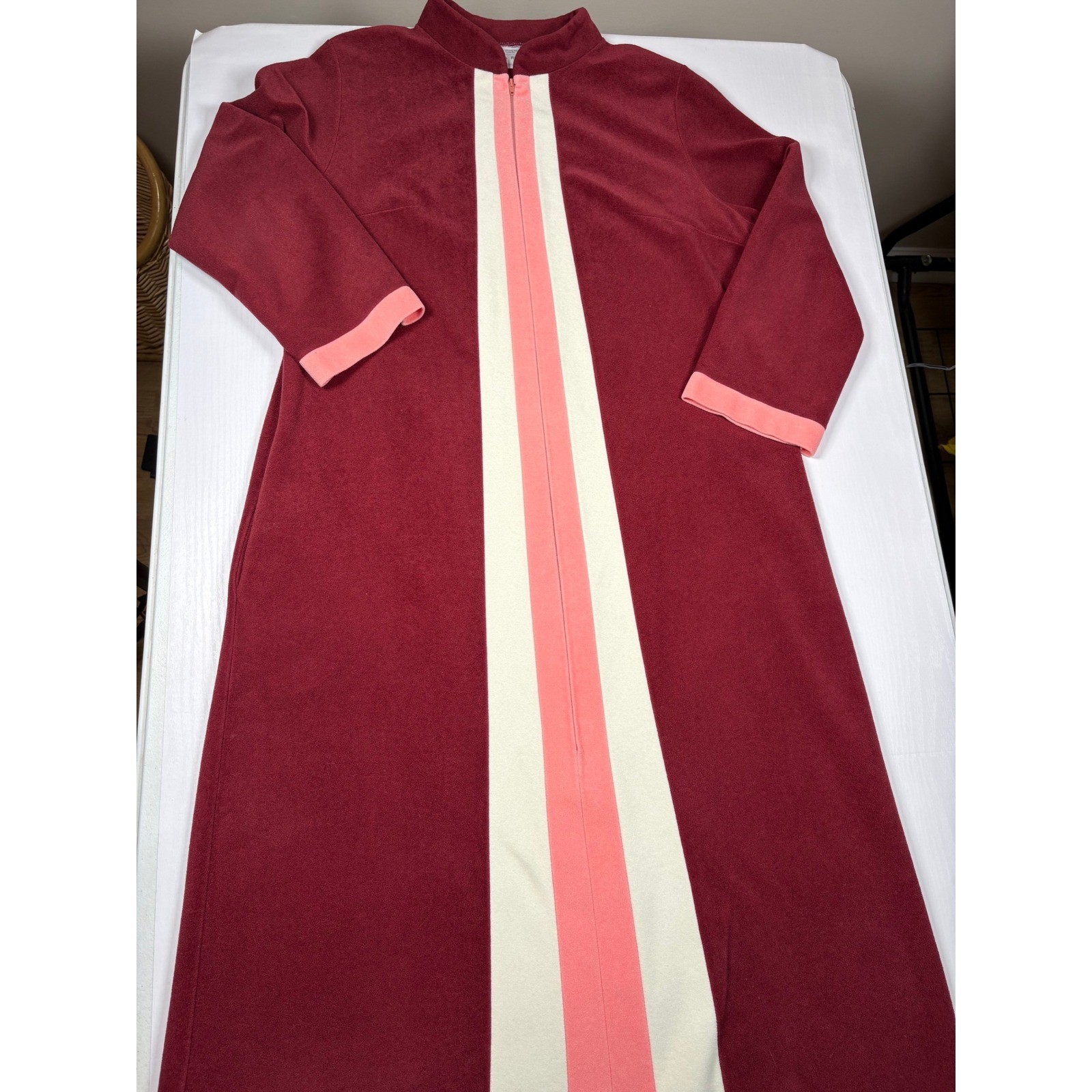 Vintage JCPenney Burgundy Velour Colorblock Zip Front Robe Housecoat Size 14 70s