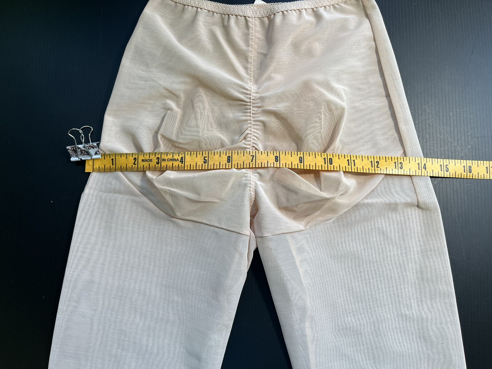 NOS VASARETTE ‘SECOND GLANCE’ CALF LENGTH GIRDLE SIZE MEDIUM NUDE DACRON LYCRA