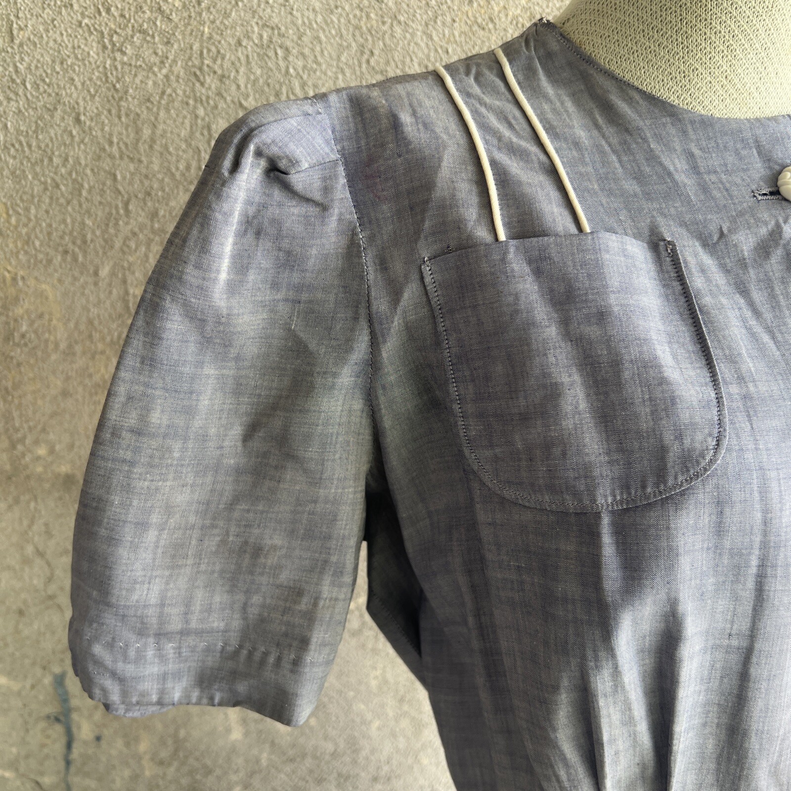 Vintage 1930s Blue Chambray Cotton Midi Dress Bust Pockets Shell Shaped Buttons