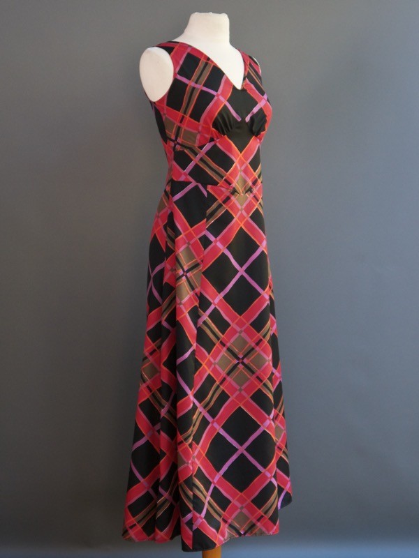 Vtg 70s Mod Graphic Oversized Plaid Maxi Dress Bold Colors & Print Stellar S M