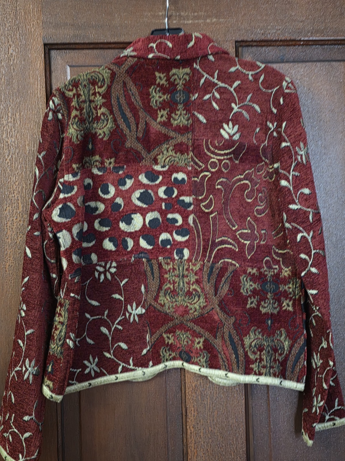 Vintage YakMagik Blazer Women’s L Red Black Gold Tapestry Embroidered