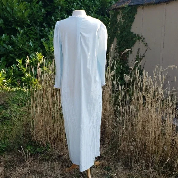 Vintage Made USA Barbizon Cuddleskin Nightie Lace Trim Nightgown Size Med NWT