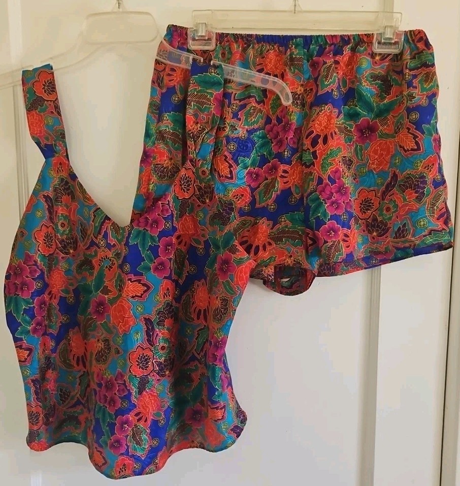 Vintage Inner Most 3 pc Short Robe and Short Set Floral in Women’s size M