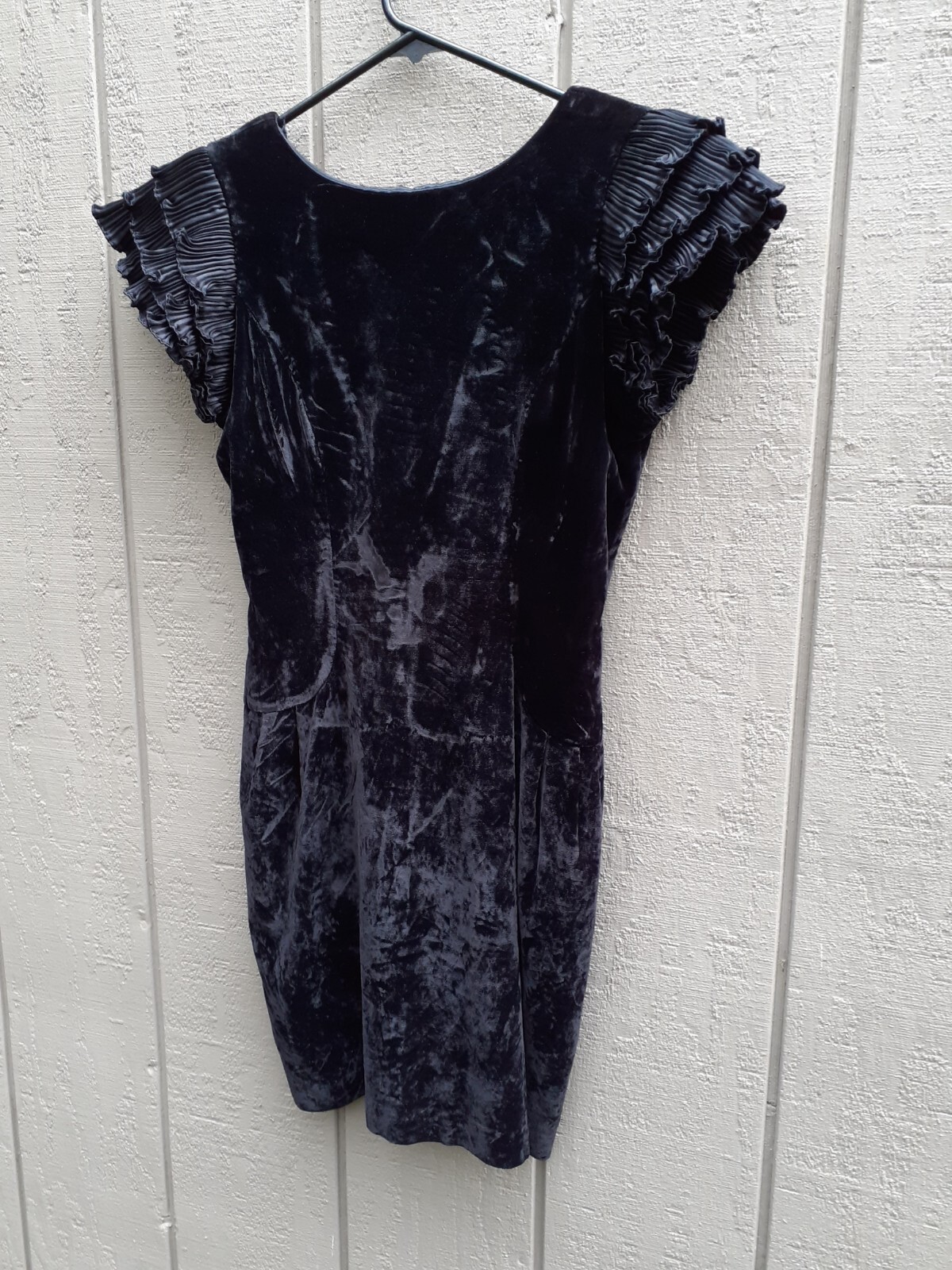 Vtg Nu-Mode Toronto Black Velvet Mini Dress Deep V Back Shoulder Pads XS Ruffled