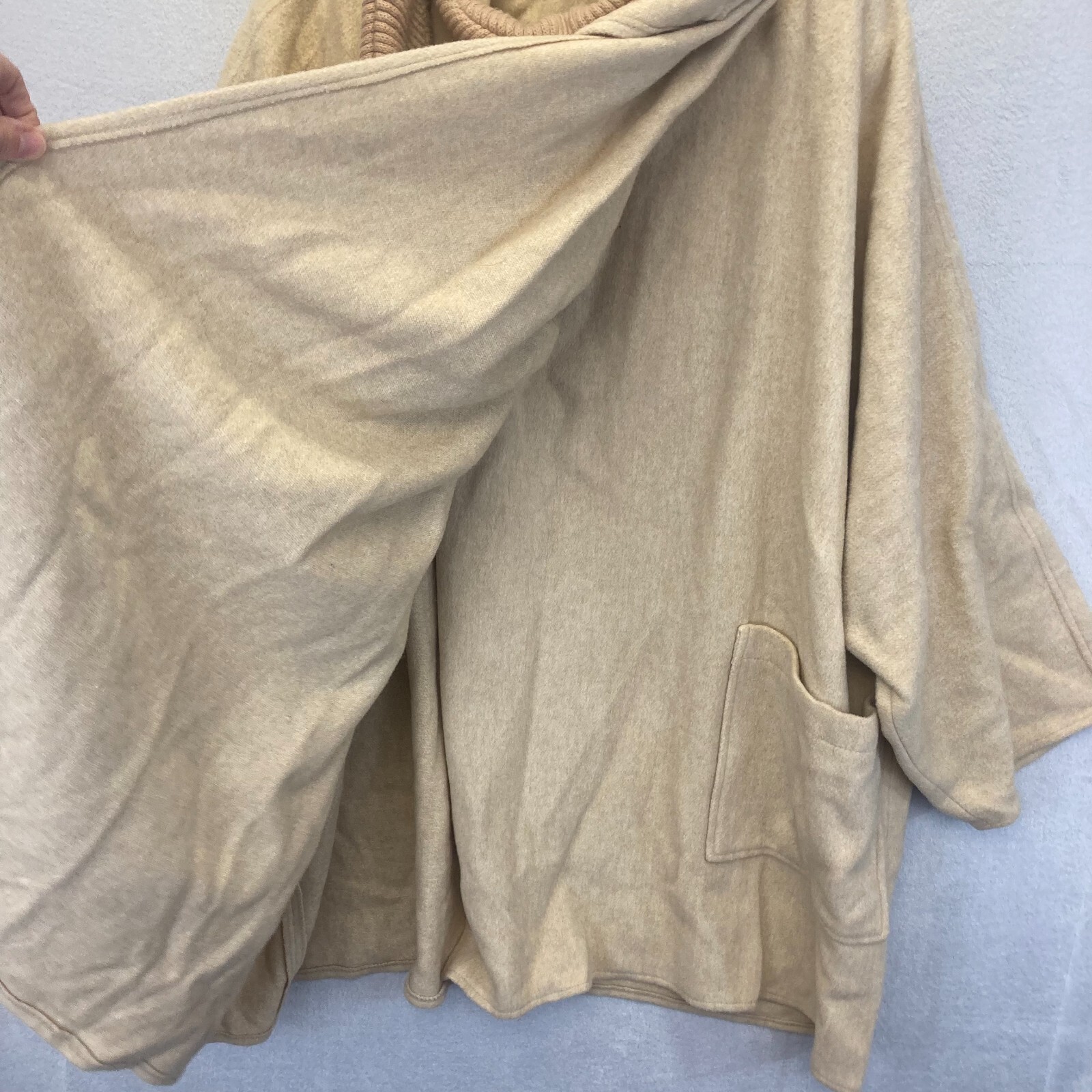 Vintage Central Park Oversized Wool Cape One Size Lagenlook Cowl Wrap Beige RARE