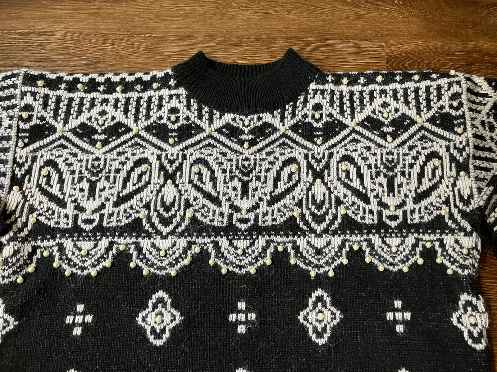 Vintage Star Cody Oversized Mock Neck Sweater Abstract Pattern Faux Pearls L/XL