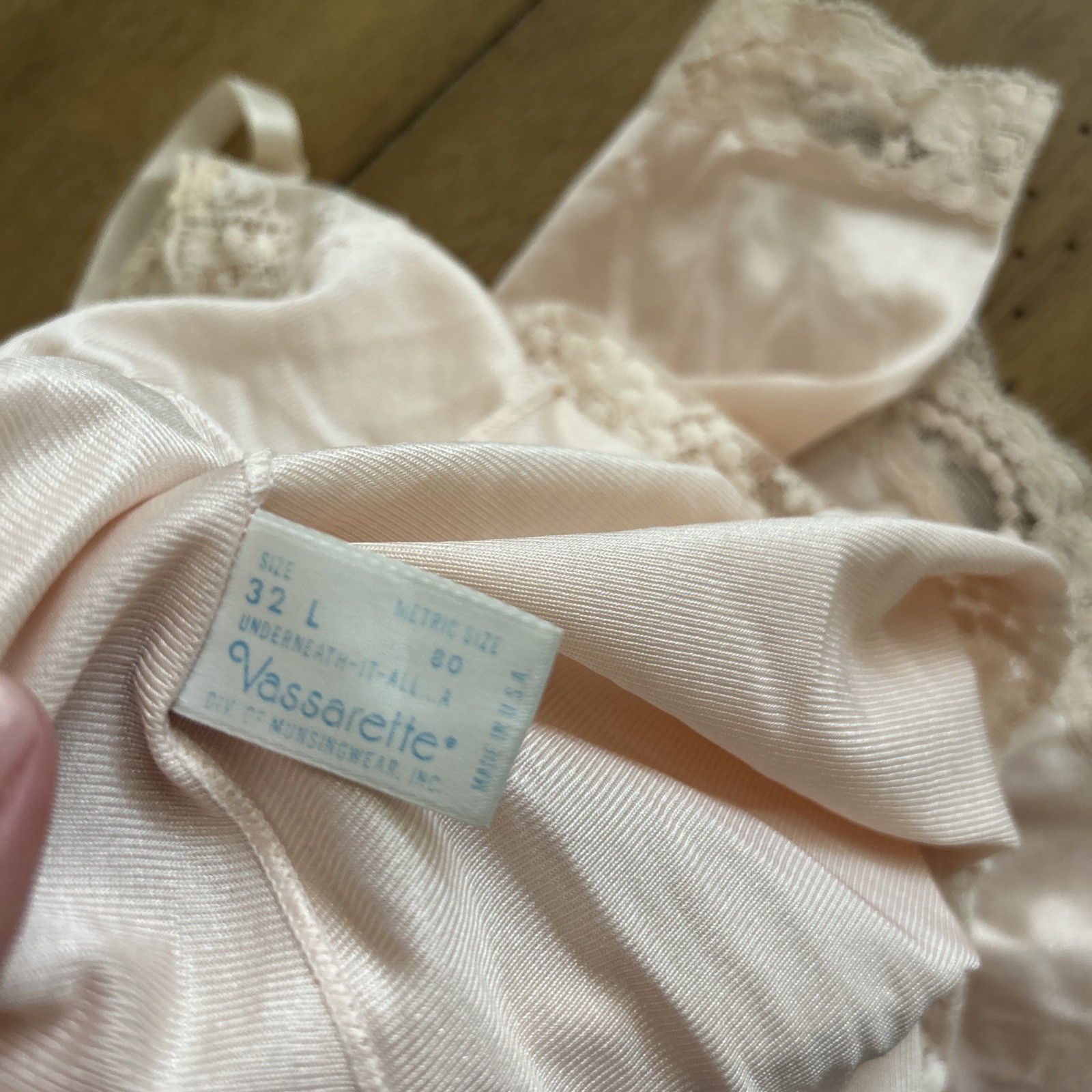 Vassarette Vintage Silky Soft Satin Lace Trim Nightgown Full Slip Size 32 L