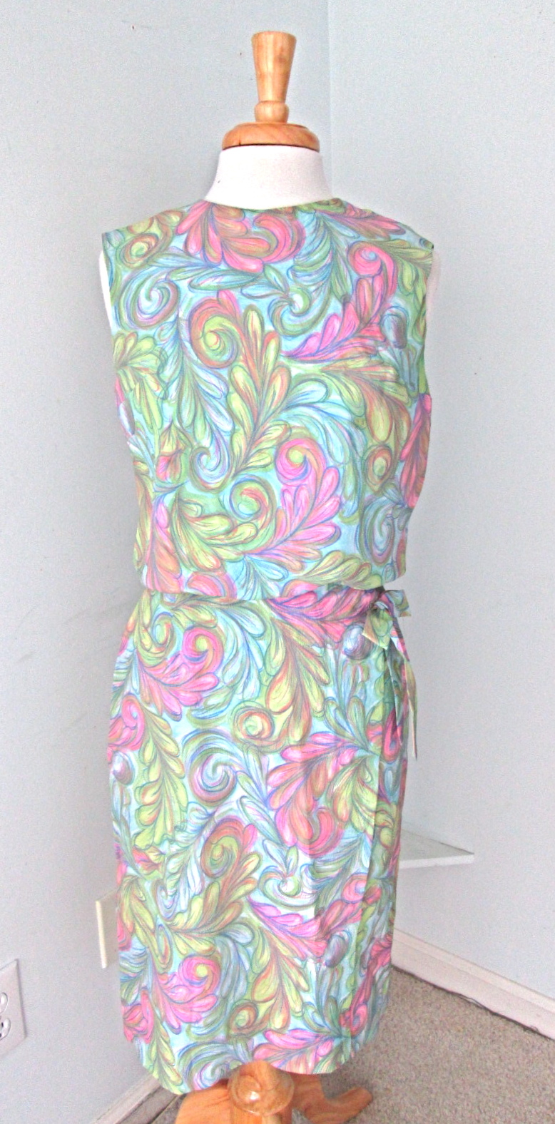 Vintage 1960’s mod pink green blue free form swirl cocktail wiggle dress