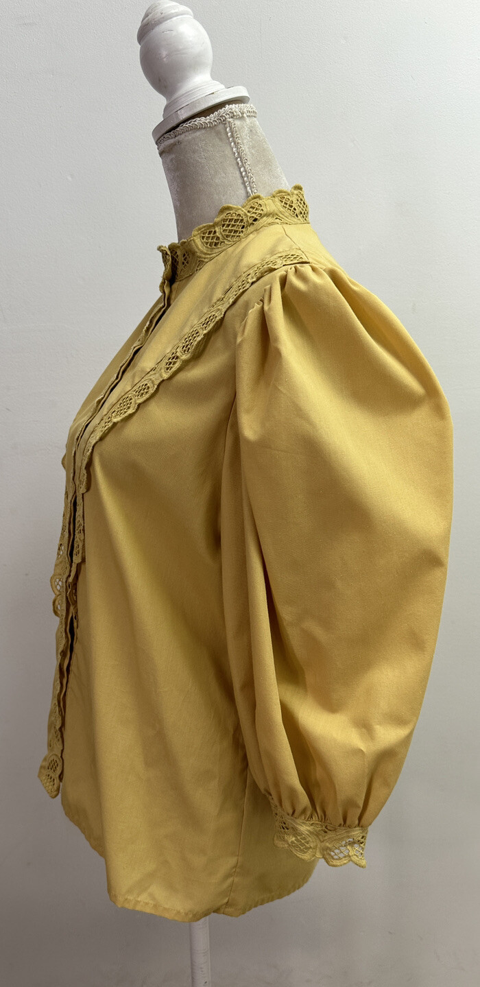 Vintage Karlsbader Bluse Austrian Size 44 (US 14) Bavarian Peasant Puff Sleeves