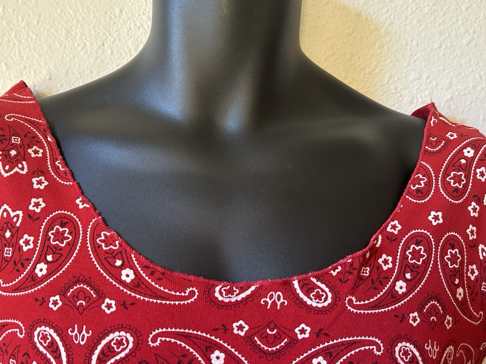 VTG Y2K Finesse Cropped Bandanna Print Tank M Lettuce Edge Hem Grunge Western