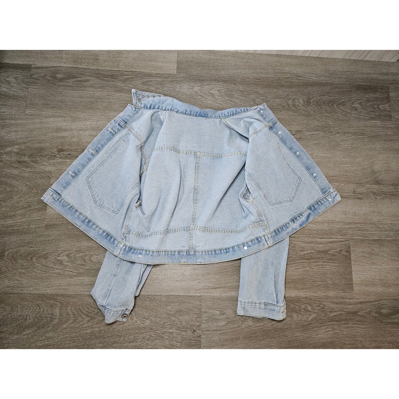 Vintage Style Studded Light Wash Cropped Denim Jacket Retro 90s Style Blue S/M