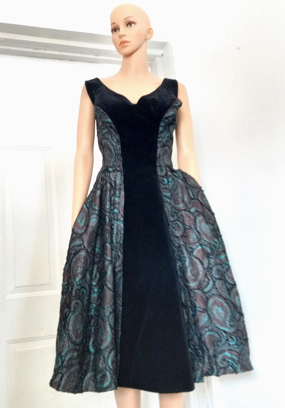 1950s Lilli Ann New Look Dress Vintage Cocktail Paisley Brocade Black Velvet – S