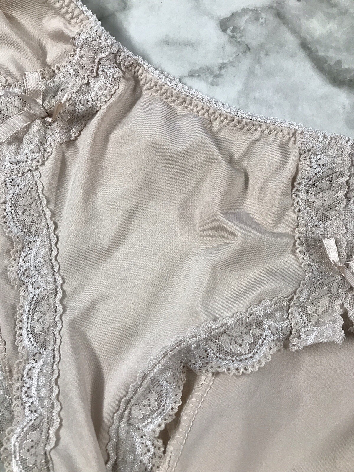 Vintage Marilyn Monroe lace poly-spandex beige Bow Lace Panty Small
