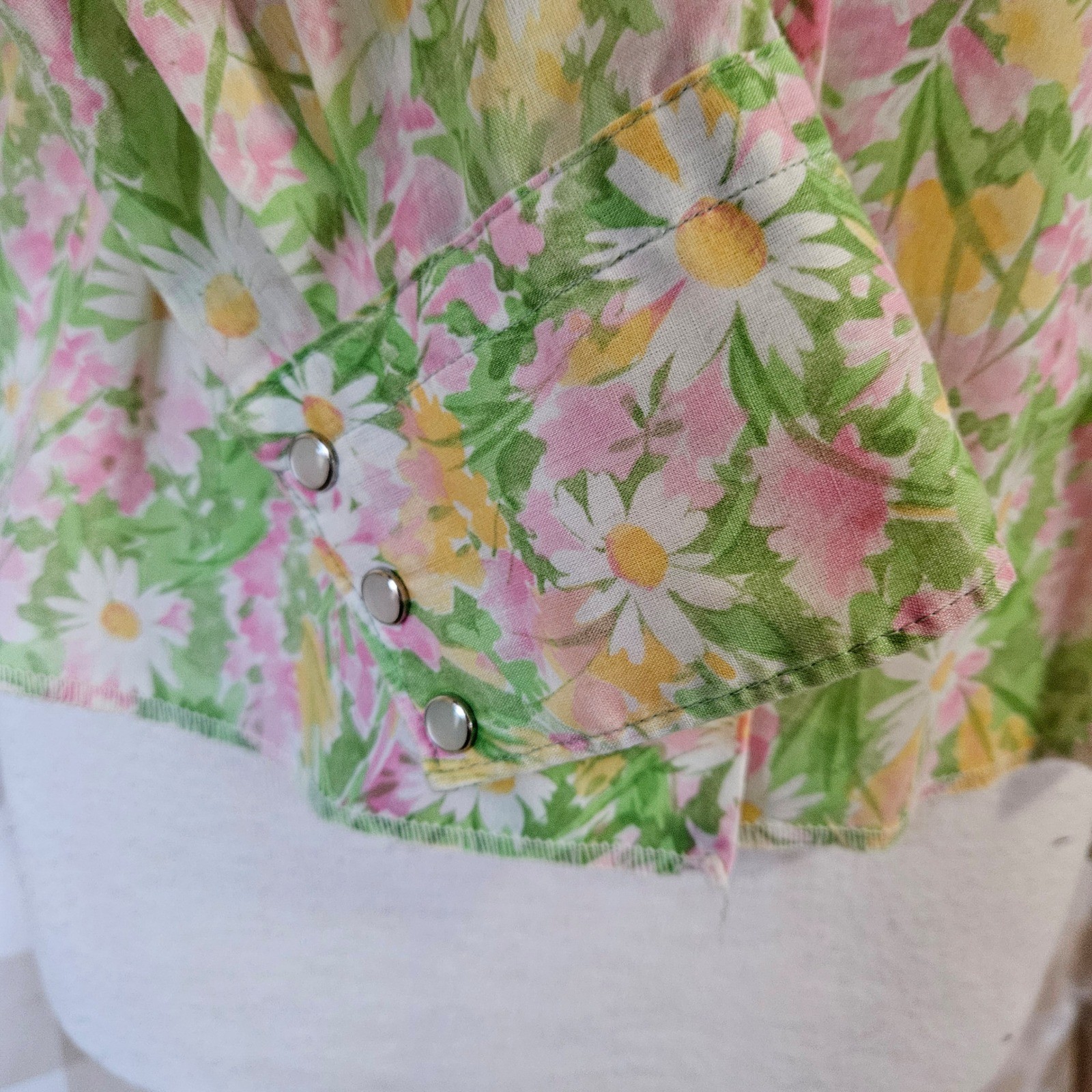 Vtg 70s KARMAN Western Floral Pearl Snap Ruffle Tuxedo Bib Front Cowgirl Shirt S