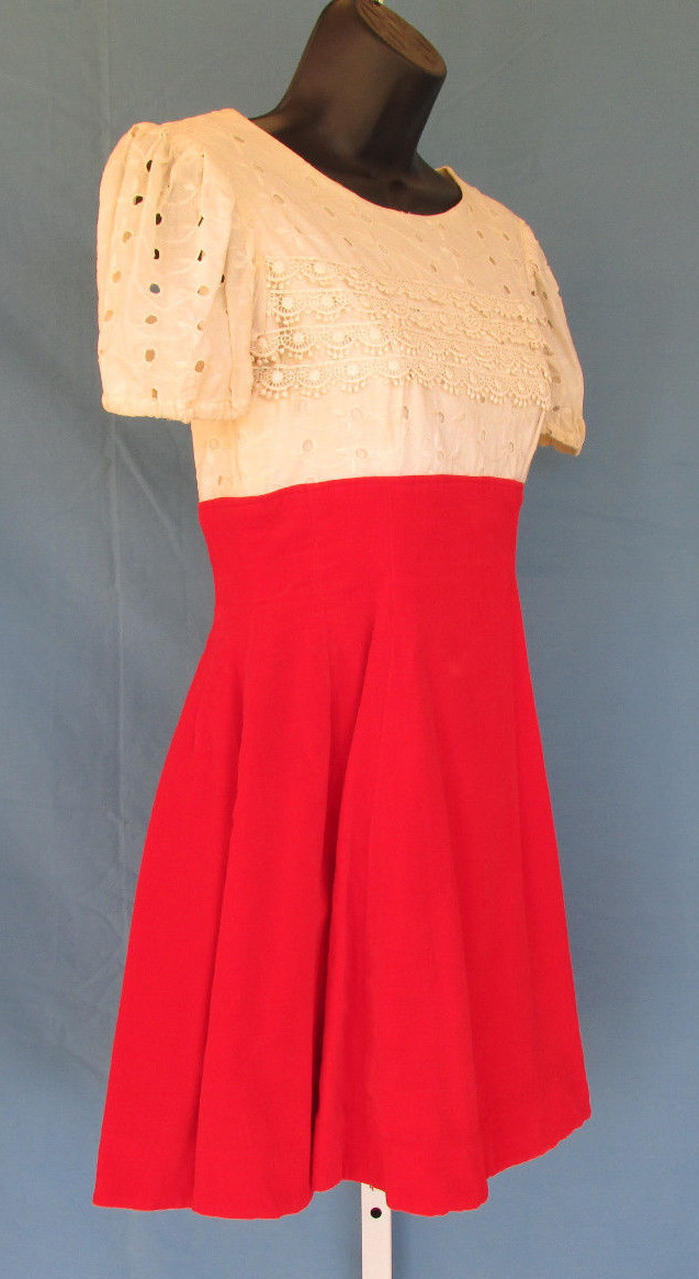VINTAGE 1950s 60s YOUNG VIEWPOINT DRESS CREAM RED VELVET LACE EMBROIDERY CUTOUTS