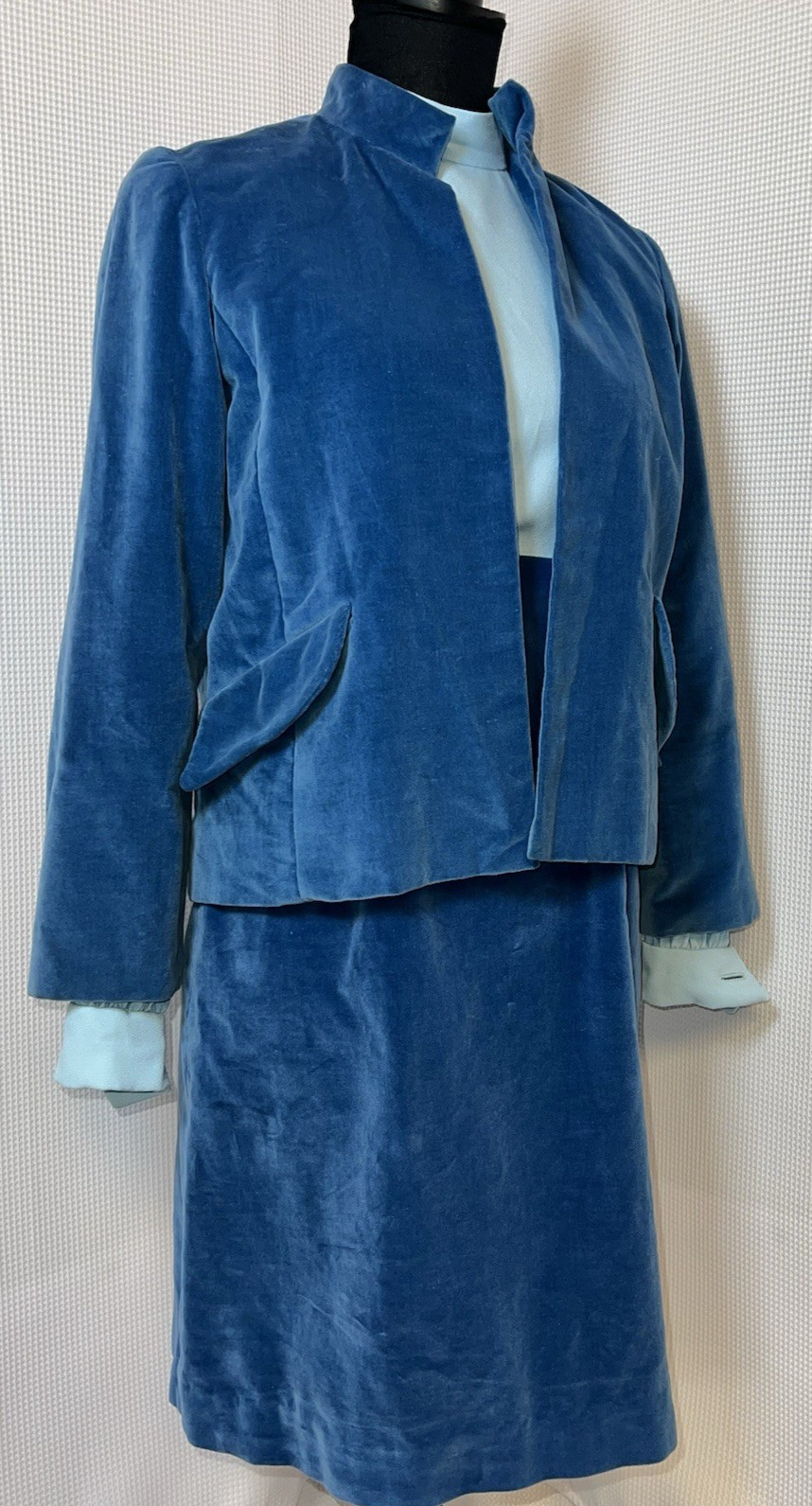 Vintage Unbranded Dress Two Piece Set Jacket Blue Velvet 60 Jeweled Buttons u90